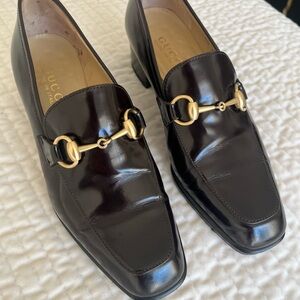 Gucci Women’s  Dark Brown Patent Leather Heeled Loafers with Gold Horse Bit Sz 6